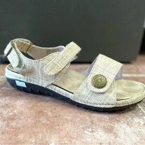 Drew NEW Barefoot Freedom Workaround beige sandals, US10 WIDE